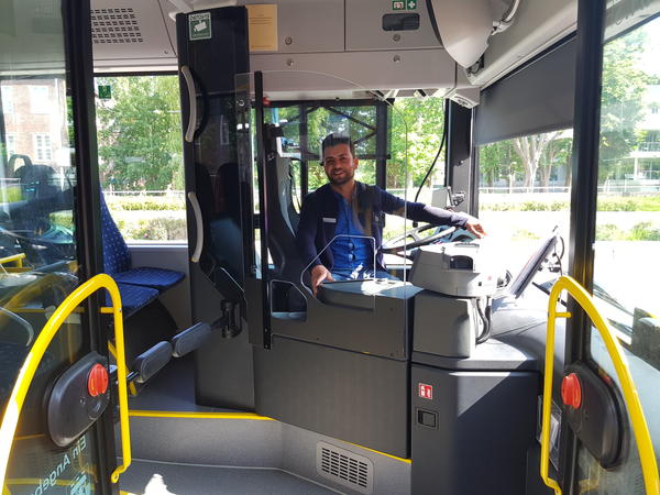 HusumBus SchulBus Trennscheiben Busfahrer