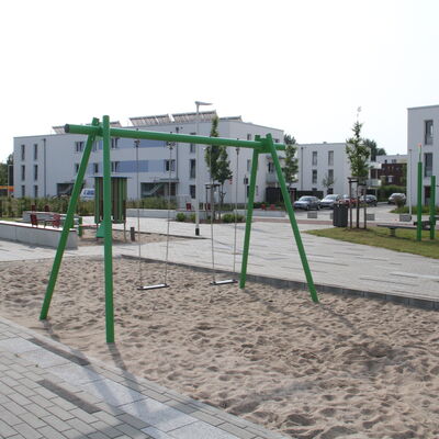 Der Spielplatz mit integriertem Bouleplatz im Baugebiet Hockensb&uuml;ll